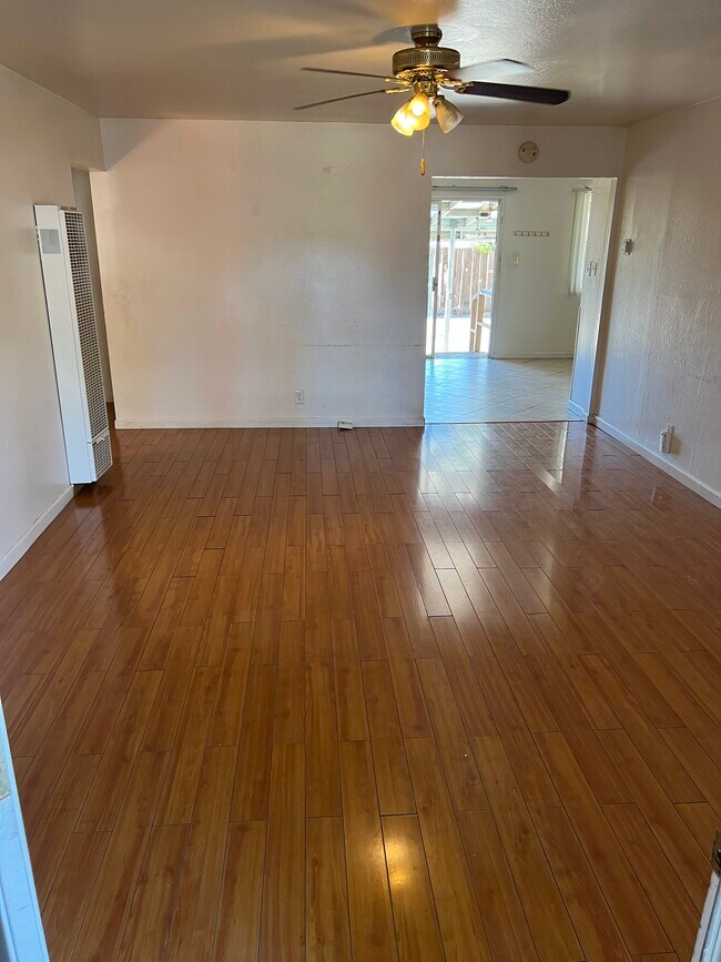 Living/Family Rm - 2130 Burton Ave