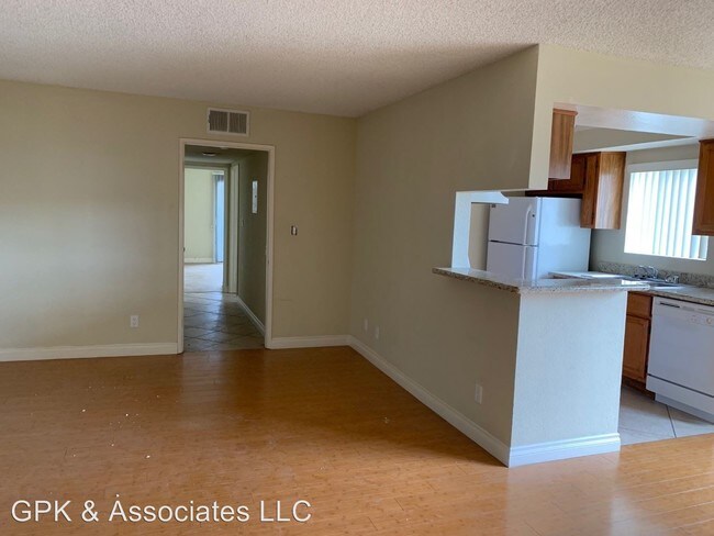 Building Photo - 12611 Pacific Ave