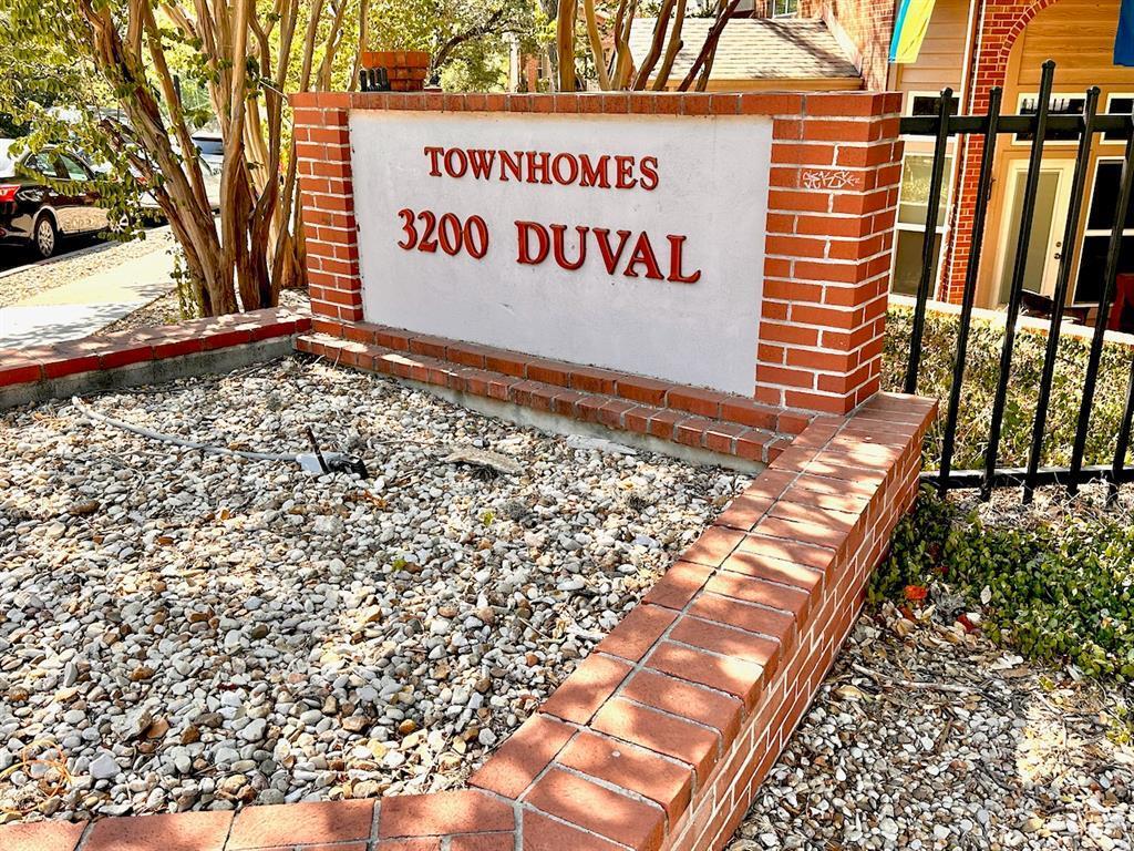 Primary Photo - 3200 Duval St