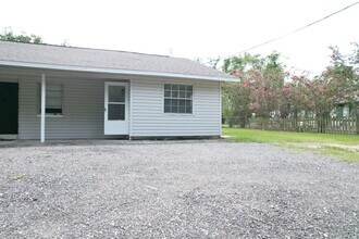 Building Photo - 619 Knowles Rd