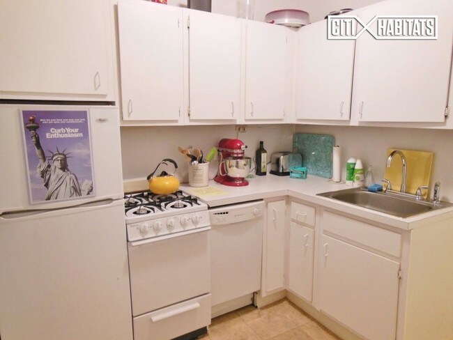 Foto del edificio - 244 E 90th St