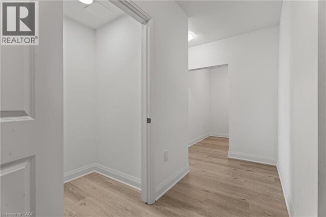 Building Photo - 1936 Rymal Rd E