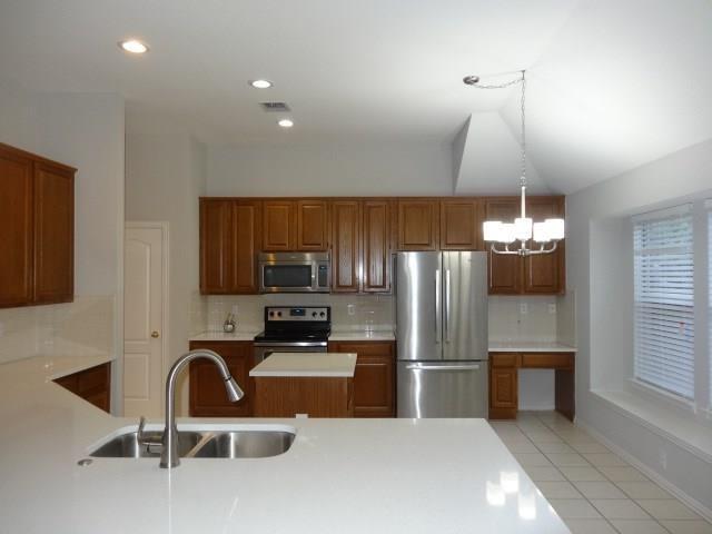 Building Photo - 618 Rivercove Dr