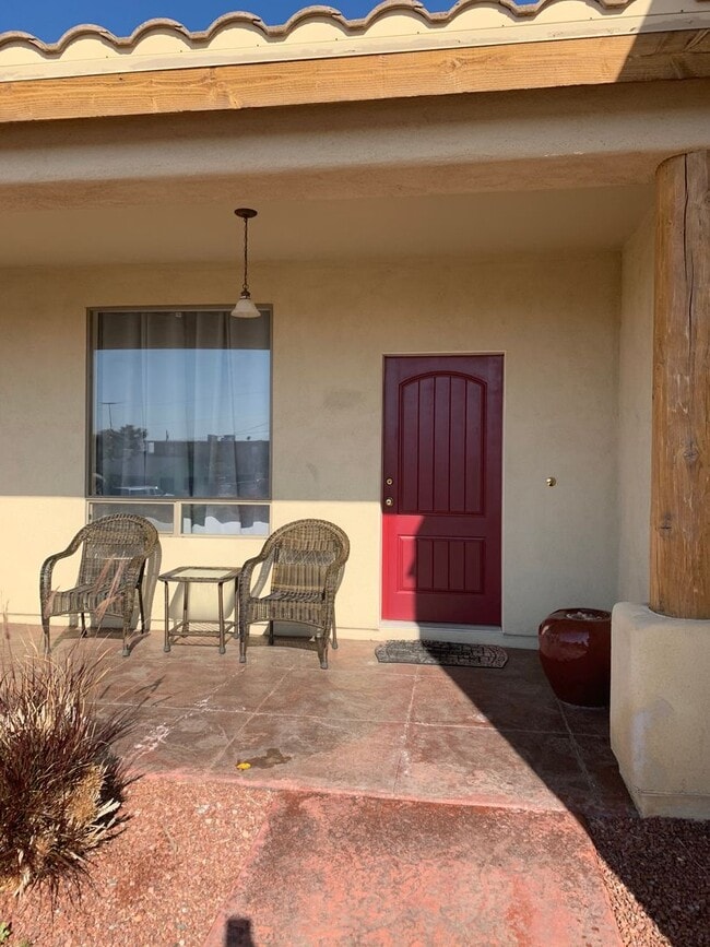 Building Photo - Furnished Winter 25/26 (2 month minimum)  Available now through March 2026