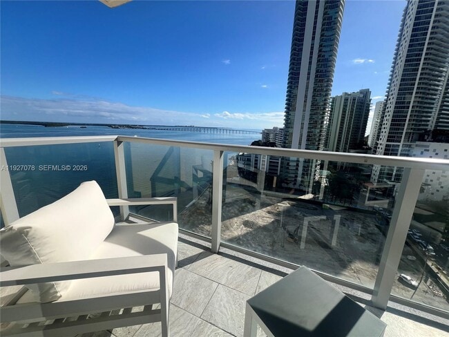 Building Photo - 1155 Brickell Bay Dr