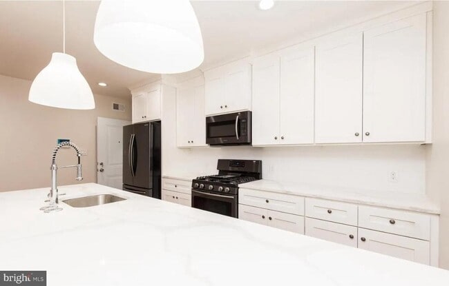 Building Photo - 1420 E Susquehanna Ave