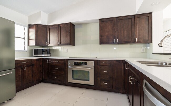 Building Photo - 3129 Millwood Terrace