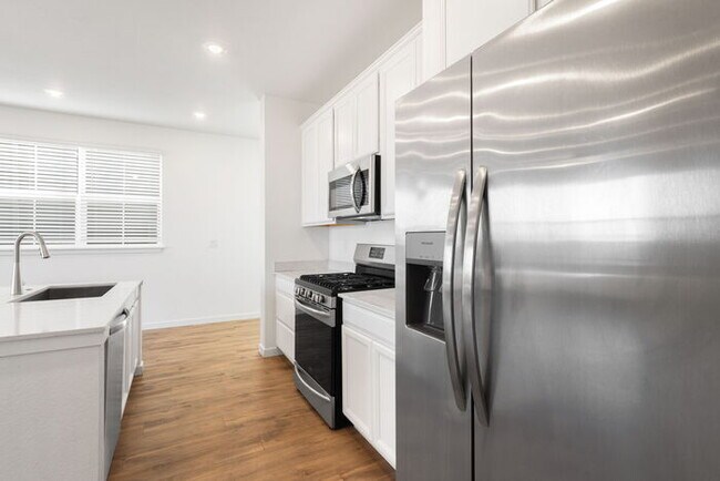 Building Photo - Charming 3 beds 2 baths in Commerce City!