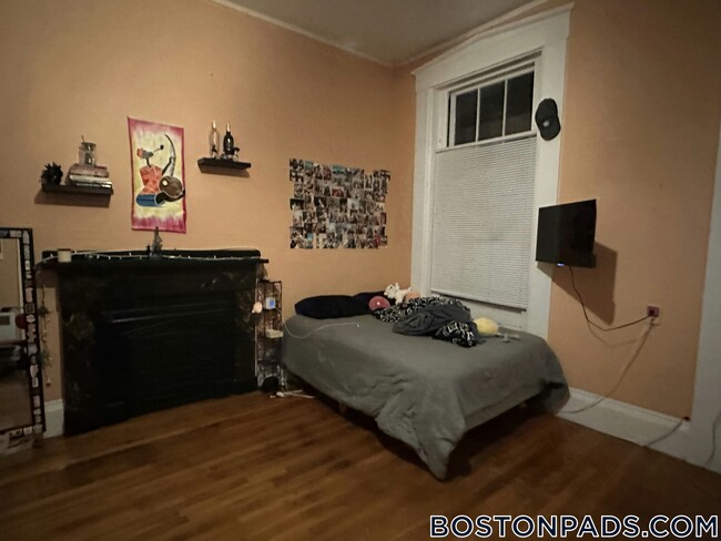 Foto del edificio - 139 Hillside St