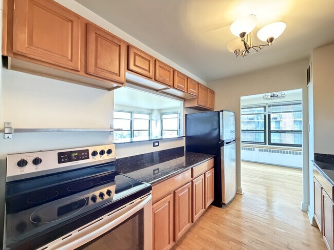 Foto del edificio - 4180 N Marine Dr