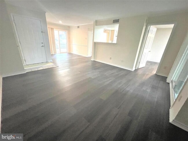 Building Photo - 1505 Lincoln Way