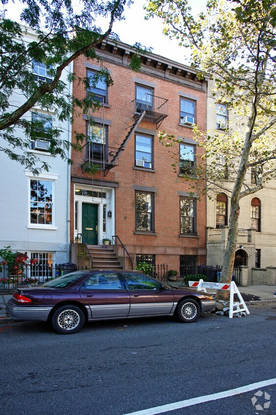 Building Photo - 168 Pacific St
