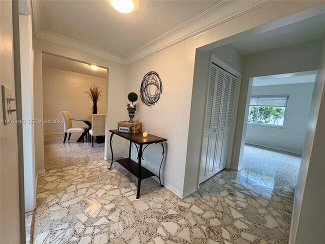 Foto del edificio - 400 Miller Rd