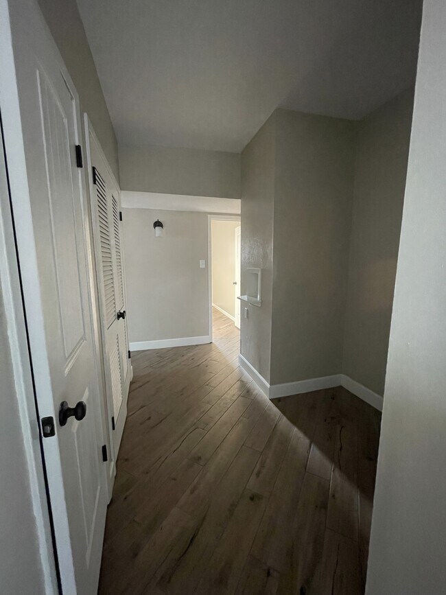 Foto del edificio - 5113 Wally Dr