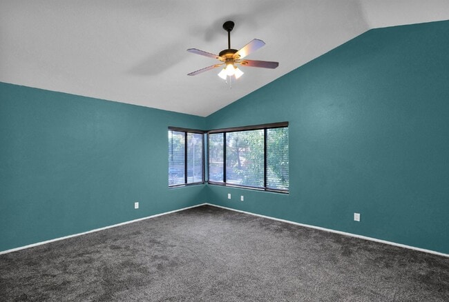 Building Photo - Warner Ranch 4/3/2 for immediate move in!