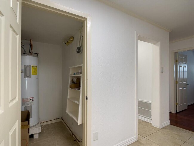 Building Photo - 3202 Elmridge St