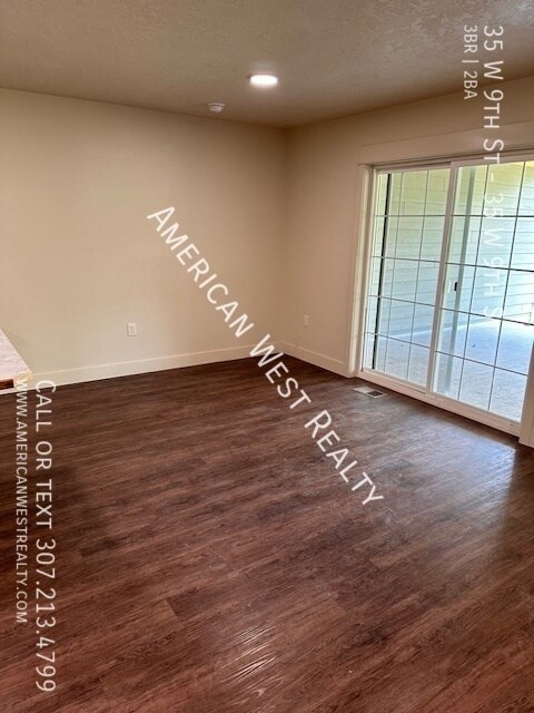Building Photo - 3 Bedroom Duplex in Lovell