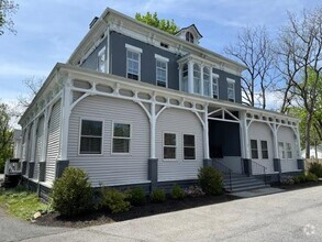 Building Photo - 41 Willow Ave