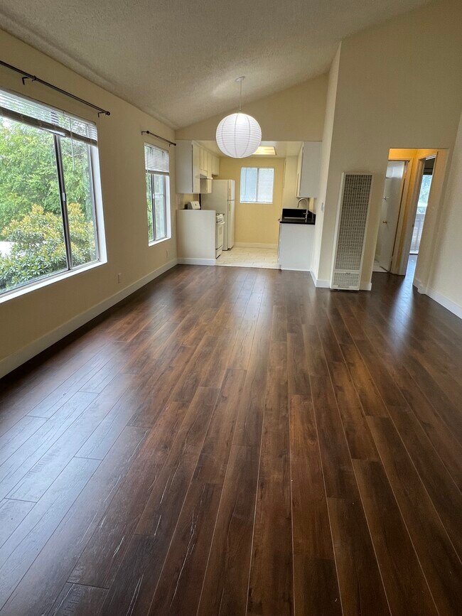 Gran sala - 4166 Garden Ave