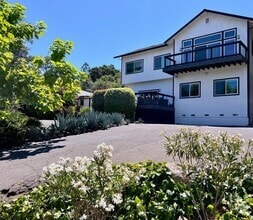 Building Photo - 4640 Montgomery Dr