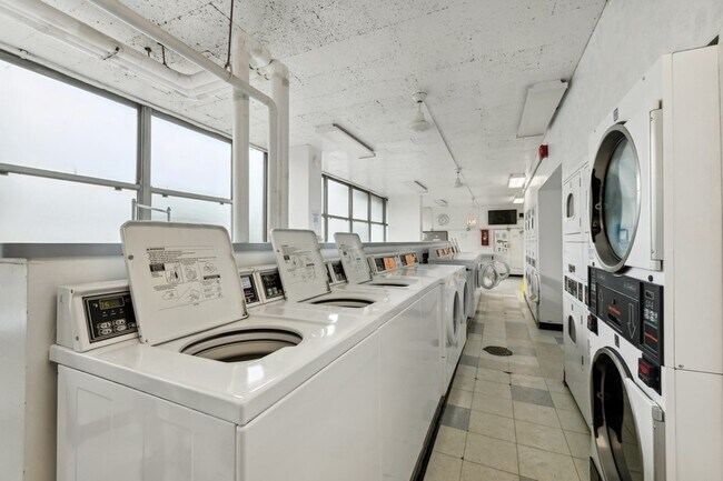 Foto del edificio - 1000 N Lake Shore Dr