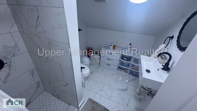 Foto del edificio - 7712 Hampson St