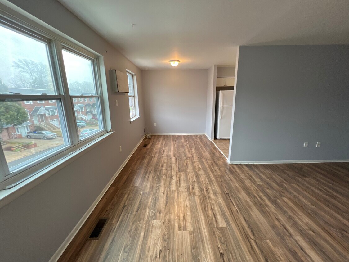 Foto principal - 4714 Saint Denis Dr