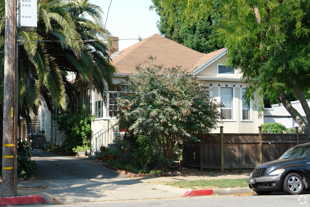 Building Photo - 31 Highland Ave