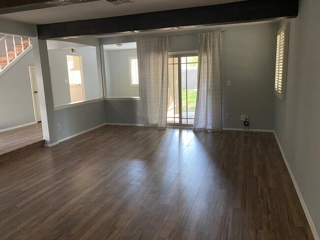 Building Photo - 15376 Valley Vista Blvd