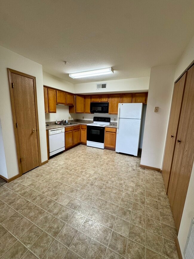 Foto del edificio - 4600 Grand Ave