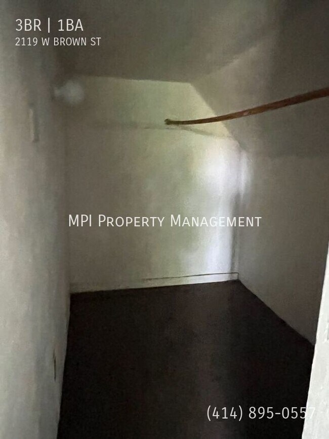 Foto del edificio - 2119 W. Brown Street - 3 Bedroom Rear House