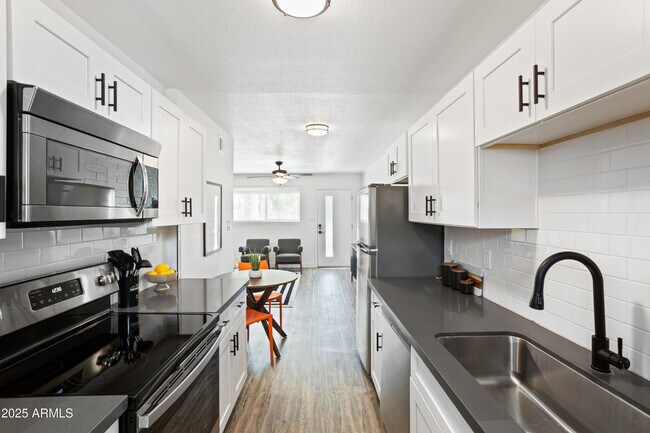 Foto del edificio - 4604 N 74th St