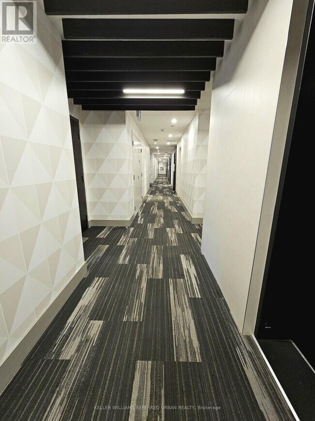 Photo du bâtiment - 180 Enterprise Blvd