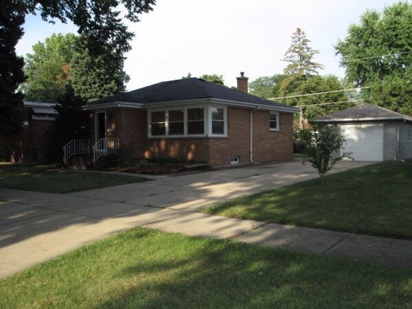 Building Photo - 1040 W Strieff Ln