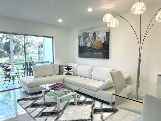 Foto del edificio - 5051 W Oakland Park Blvd