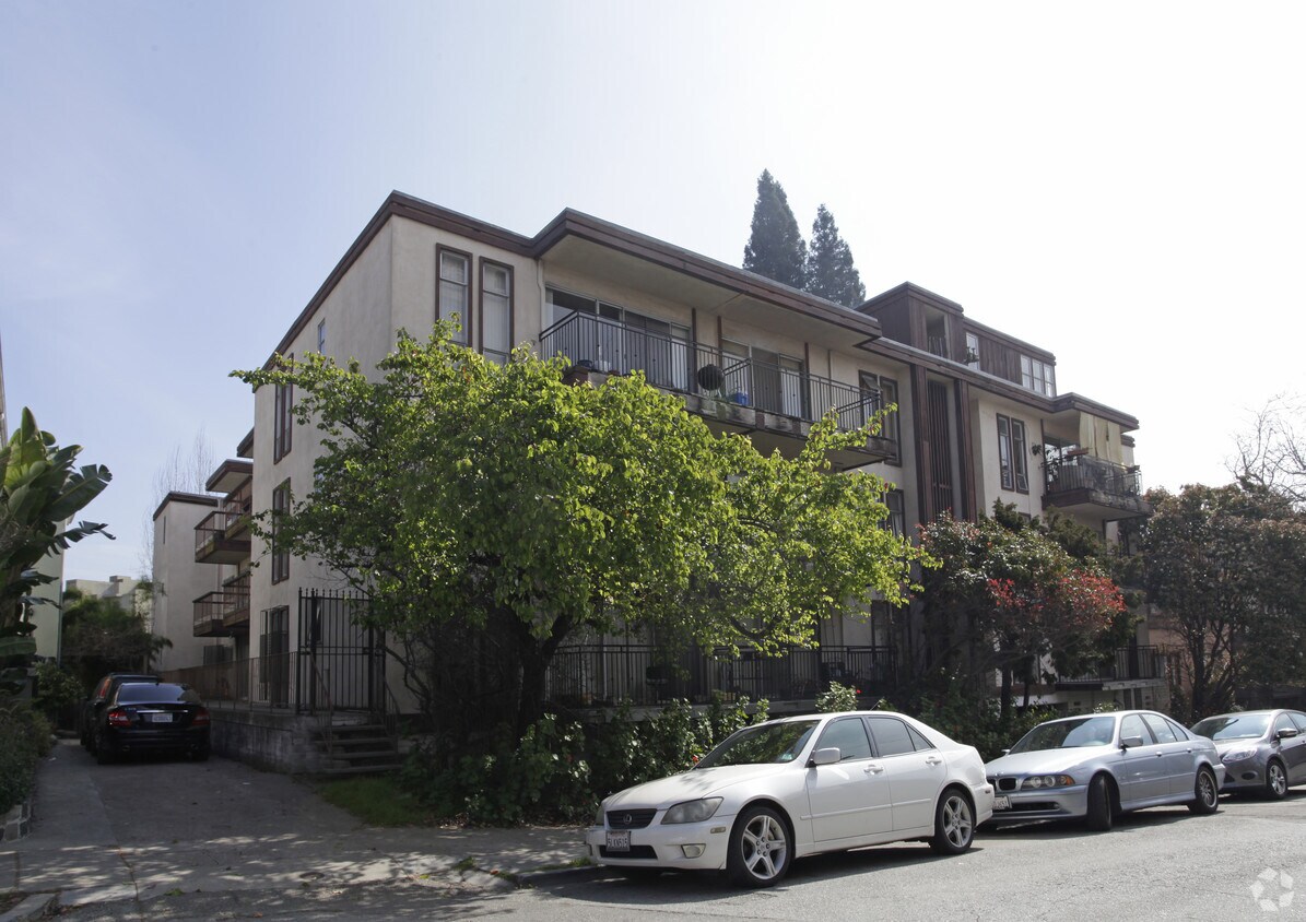 Foto del edificio - 420 Bellevue Ave