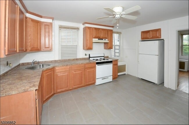 Building Photo - 43 Pleasant Way