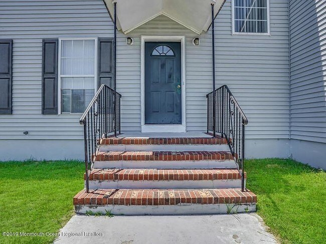 Building Photo - 1314 New Hampshire Ave