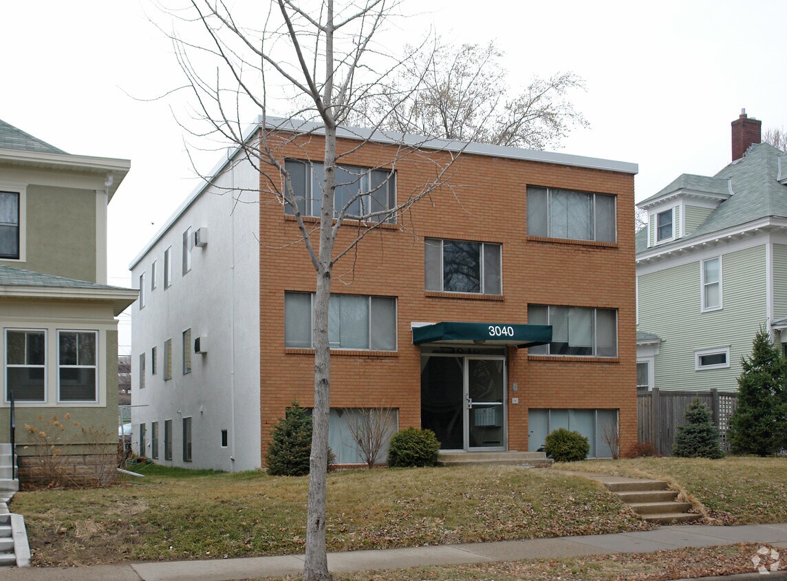 Building Photo - 3040 Emerson Ave S