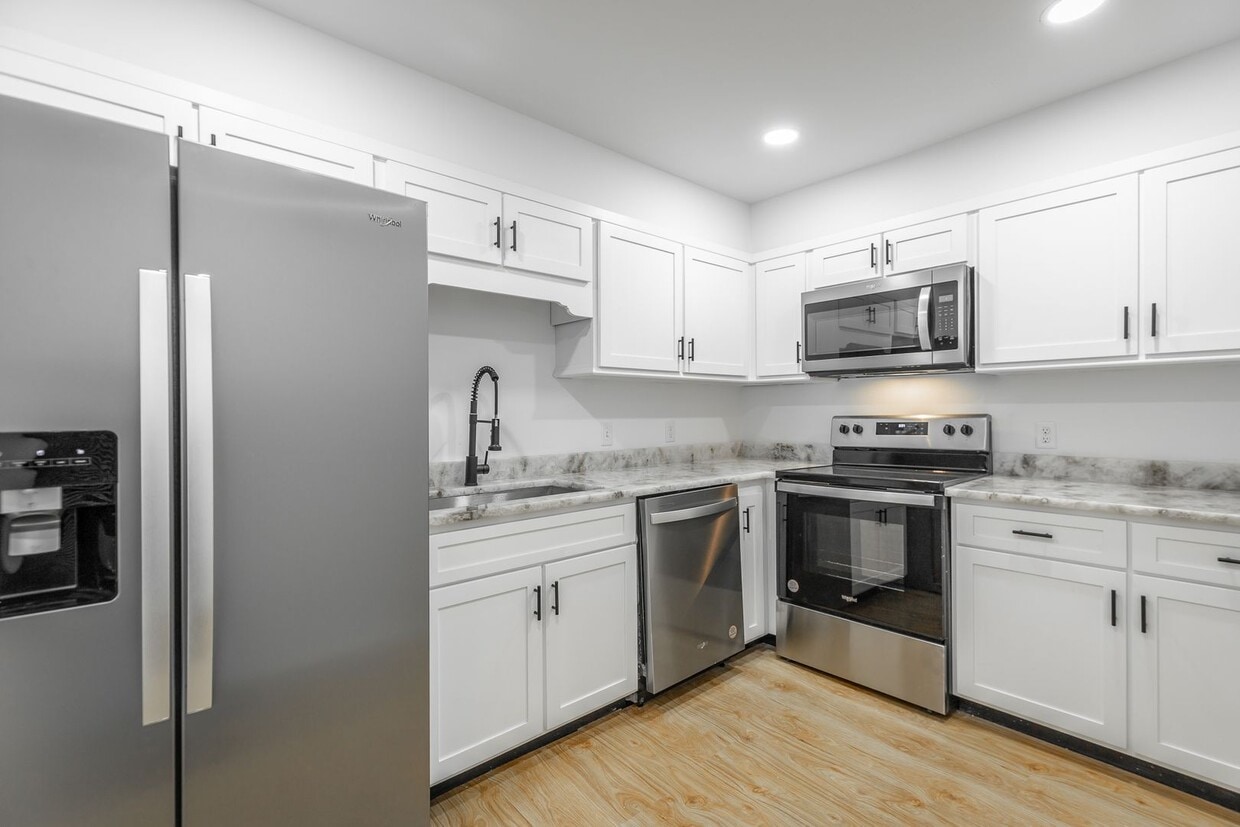 2 Bedroom 2 Bath in Northshore - 2 Bedroom 2 Bath in Northshore