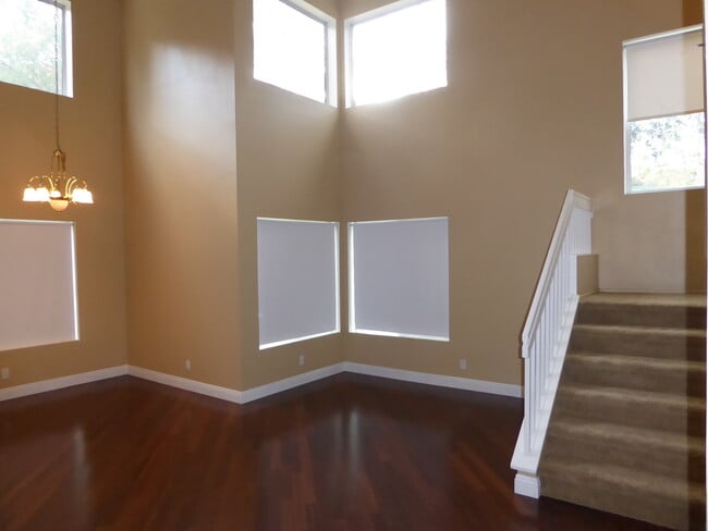 Building Photo - Spacious 3-Bedroom Home with Community Poo...