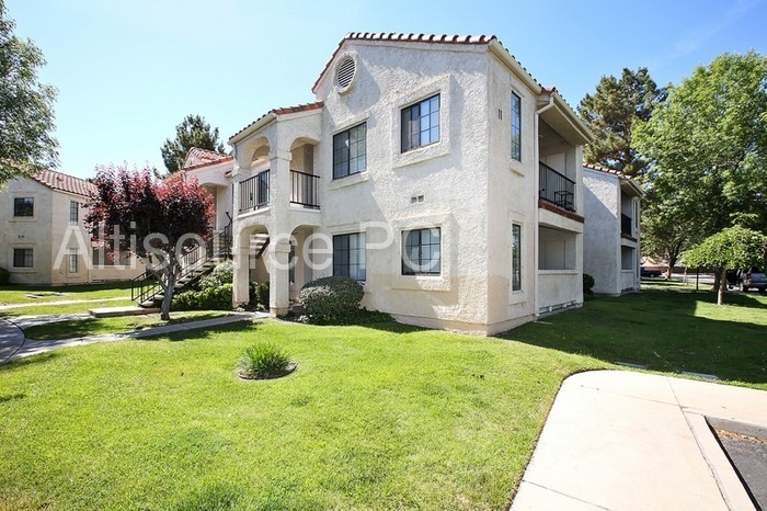 Primary Photo - 2554 Olive Dr
