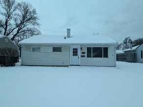 Building Photo - 304 Teri St