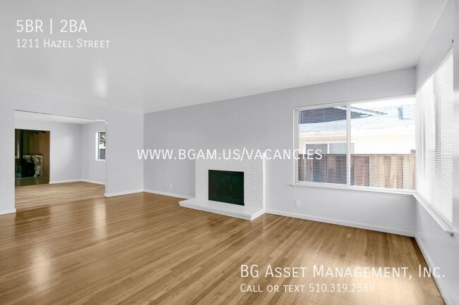 Building Photo - Newly Renovated Pinole Home Near Water and...