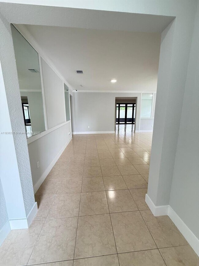 Foto del edificio - 13631 SW 272nd Terrace