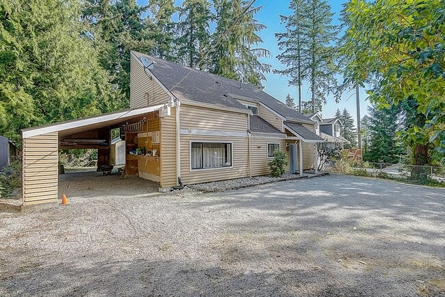 Photo - 4 bed/ 2 bath house on 145th St!