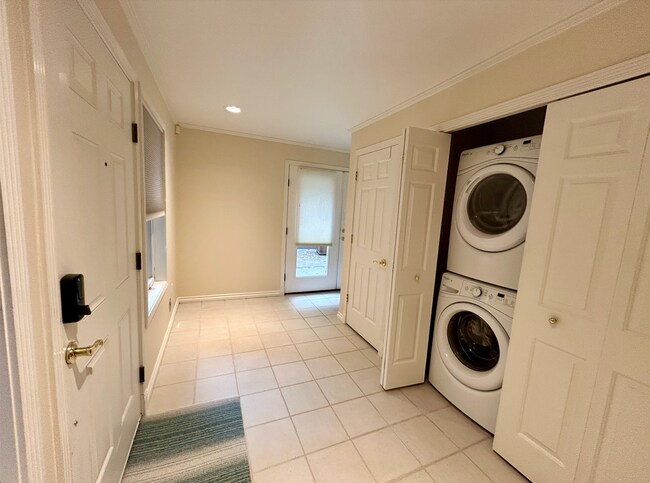Foto del edificio - Madison Park Townhome
