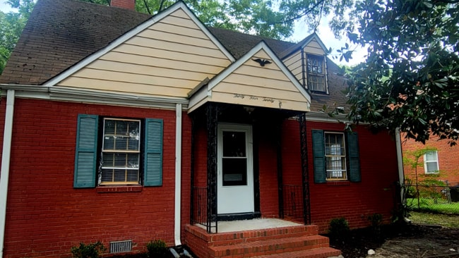Foto del edificio - 3400 Ryburn Rd