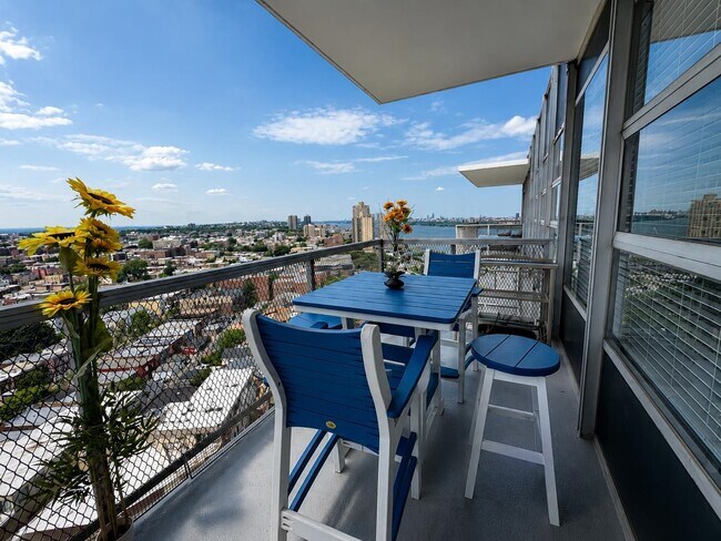 Foto del edificio - 6050 JFK Blvd E