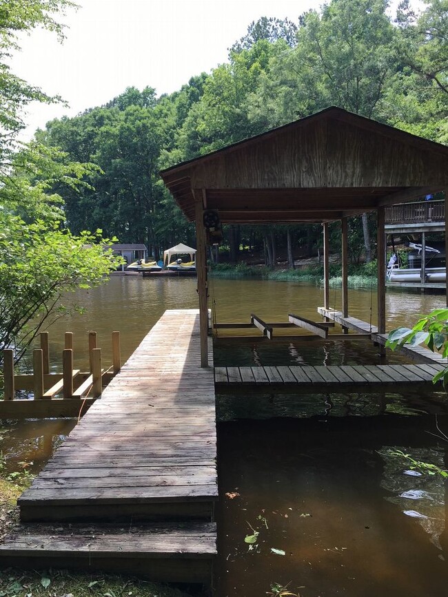 Building Photo - Large Lake Gaston Waterfront Home